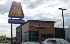 Visite du St-Hubert Express de Dolbeau-Mistassini