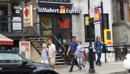 Visite du St-Hubert Express de Montréal (Quartier Latin)