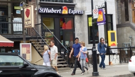 Visite du St-Hubert Express de Montréal (Quartier Latin)